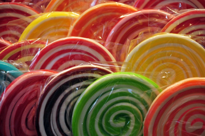 confiserie-LA CRAU-min_lollipops_candy_candies_colors_sugar-761478